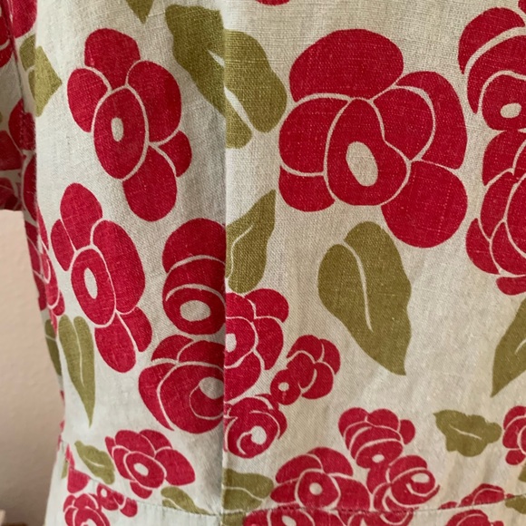 Linen dress with cherry colored flower print; swingy; v-neck; short sleeves - Picture 10 of 15